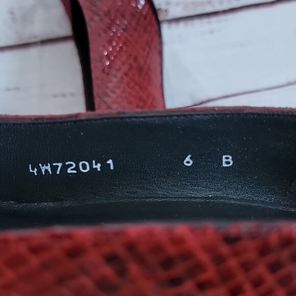 80s Vintage Stuart Weitzman Cherry Red Snakeskin Embossed Leather Heels Size 6 - Picture 8 of 12